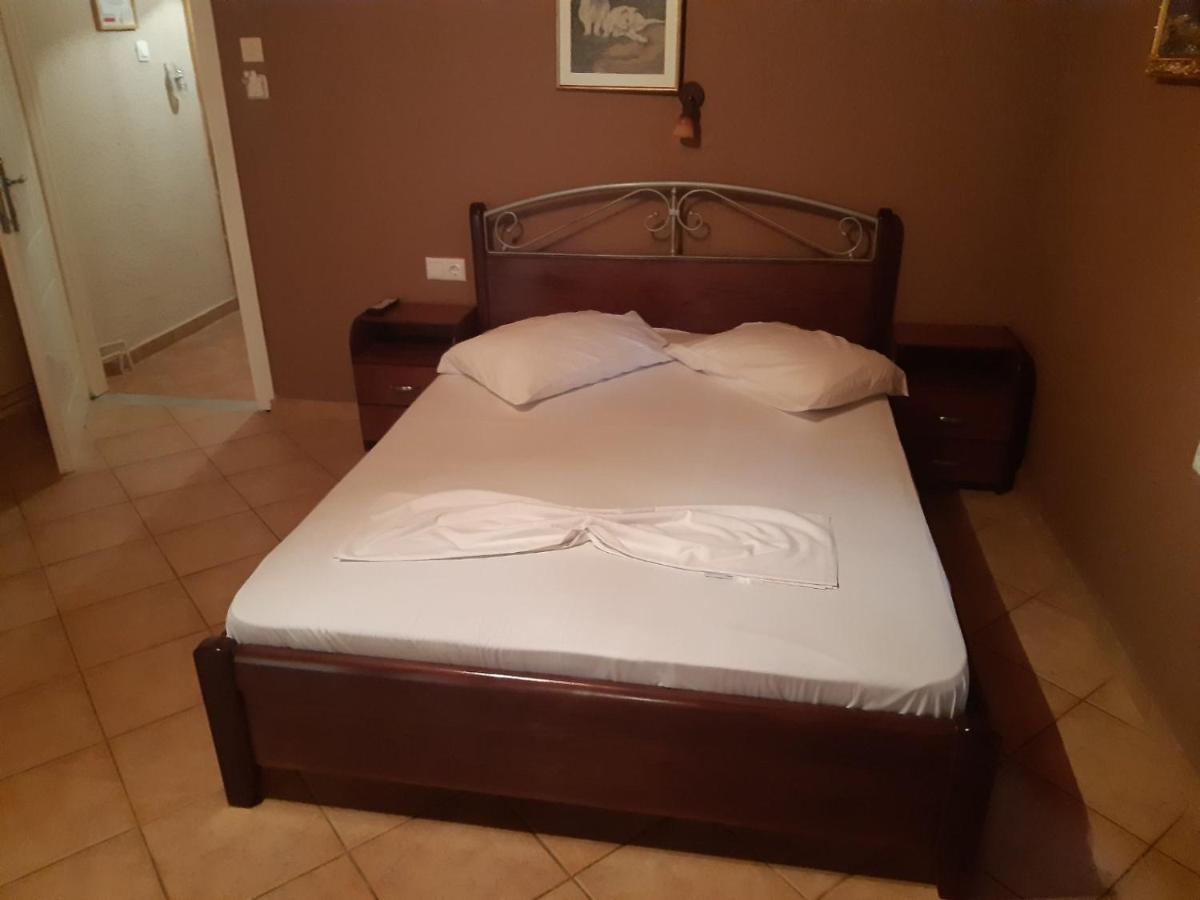 Hotel Dora Sarti Extérieur photo